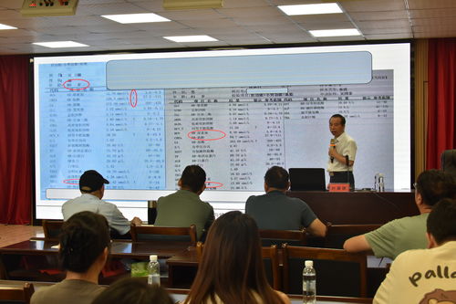 江西中医药大学教授来余干县融媒体中心讲授中医养生与健康课