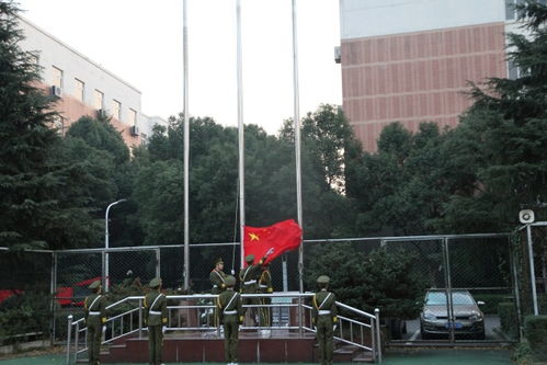 食品学院举行2017 2018学年第一学期升国旗仪式